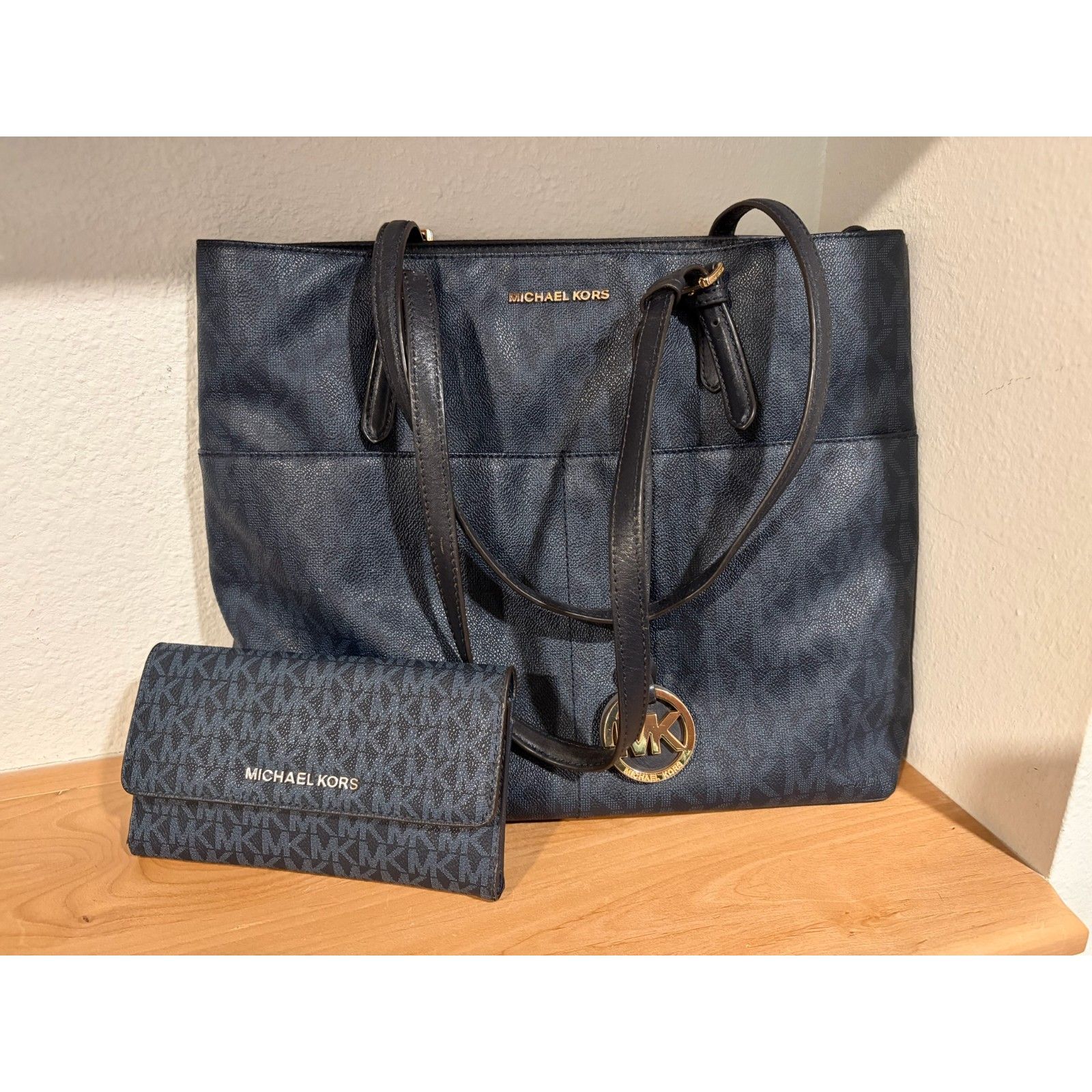 Michael Kors Navy Blue Jet Set Medium Pocket Tote Bag & Trifold Wallet Set Euc